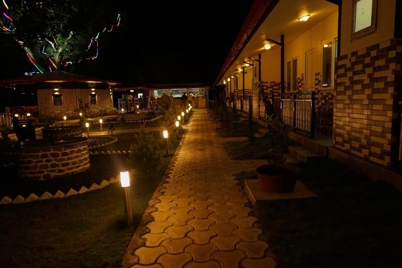 Alfanzoo Resort Pokhara Dış mekan fotoğraf